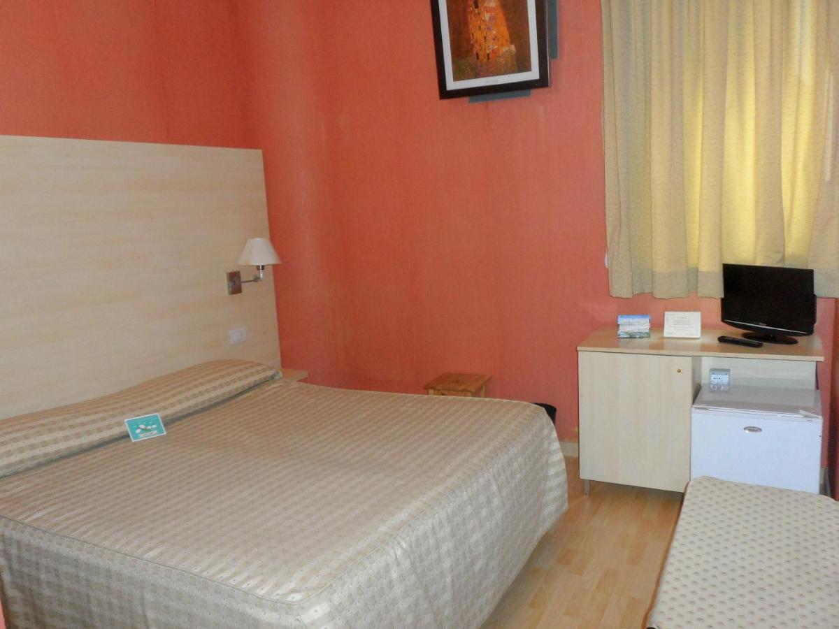 Hotel Diecimare Cava De' Tirreni Bagian luar foto