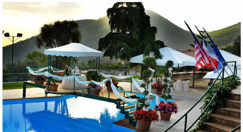 Hotel Diecimare Cava De' Tirreni Bagian luar foto
