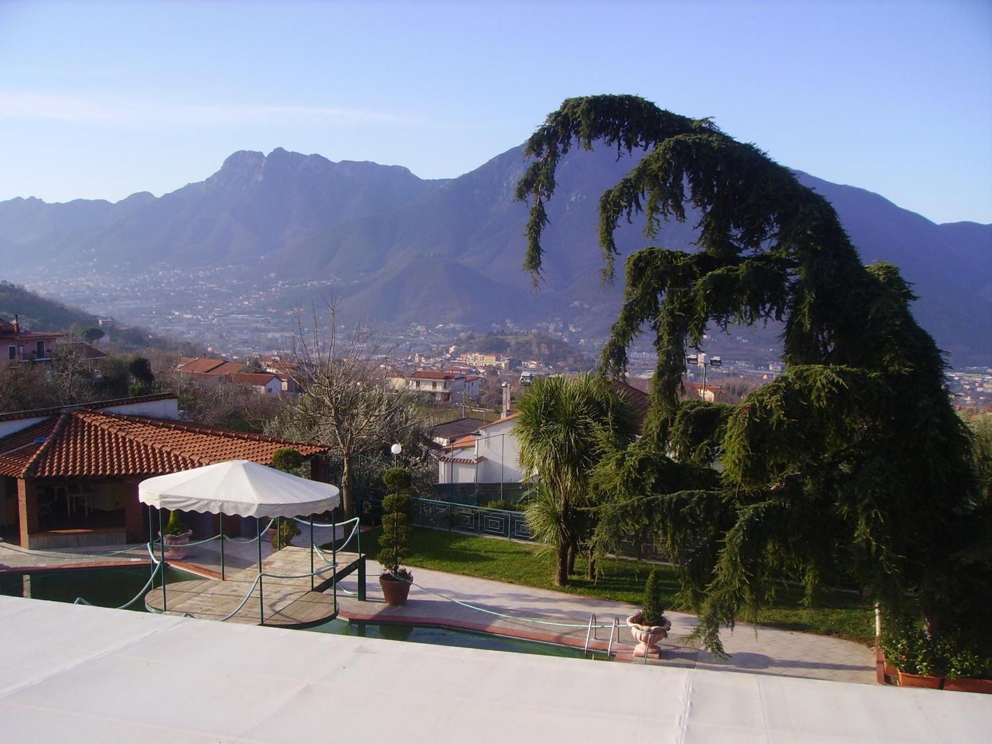 Hotel Diecimare Cava De' Tirreni Bagian luar foto