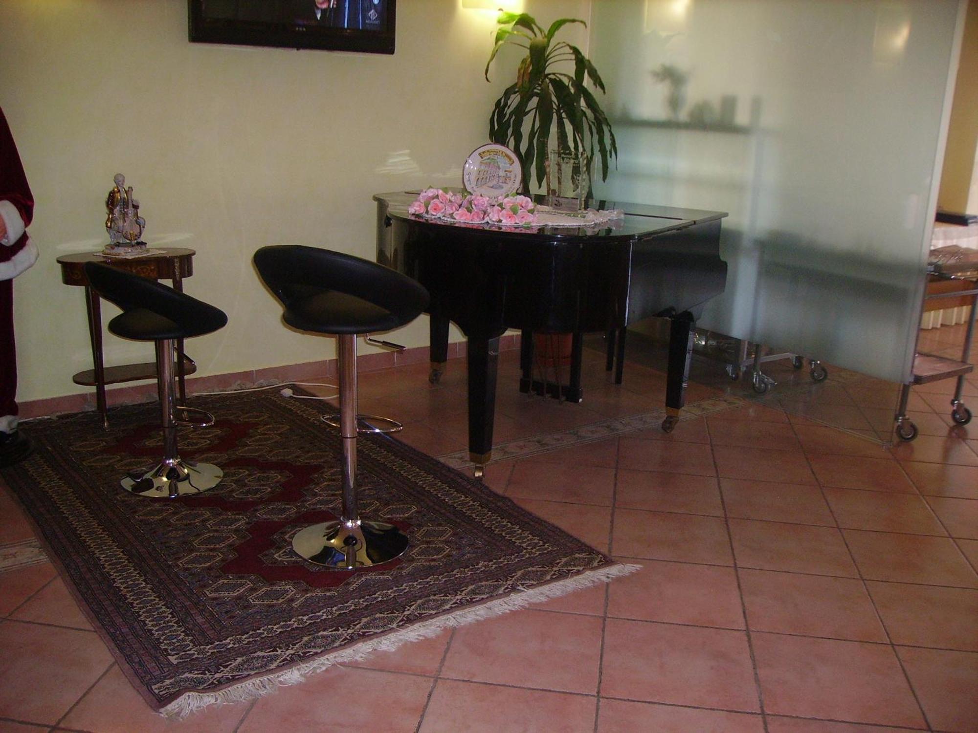 Hotel Diecimare Cava De' Tirreni Bagian luar foto