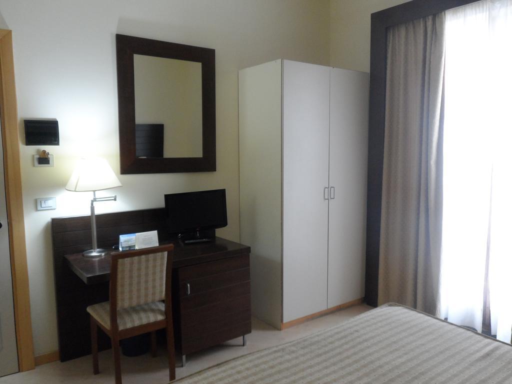 Hotel Diecimare Cava De' Tirreni Bagian luar foto
