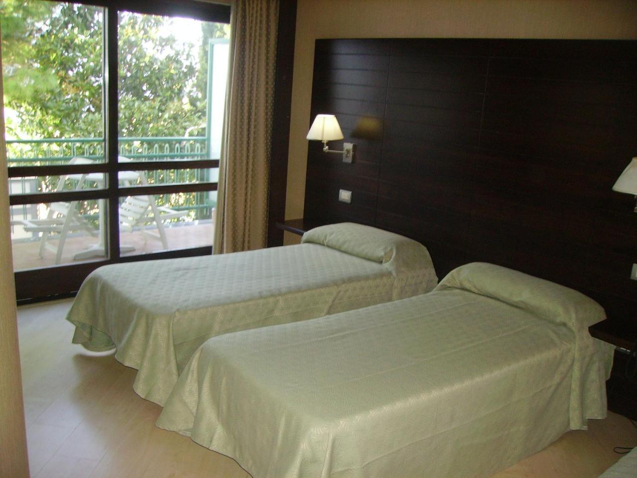 Hotel Diecimare Cava De' Tirreni Bagian luar foto