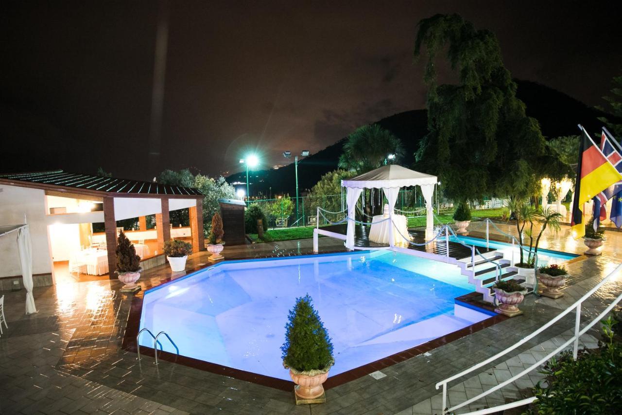 Hotel Diecimare Cava De' Tirreni Bagian luar foto