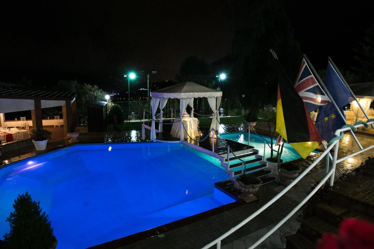 Hotel Diecimare Cava De' Tirreni Bagian luar foto